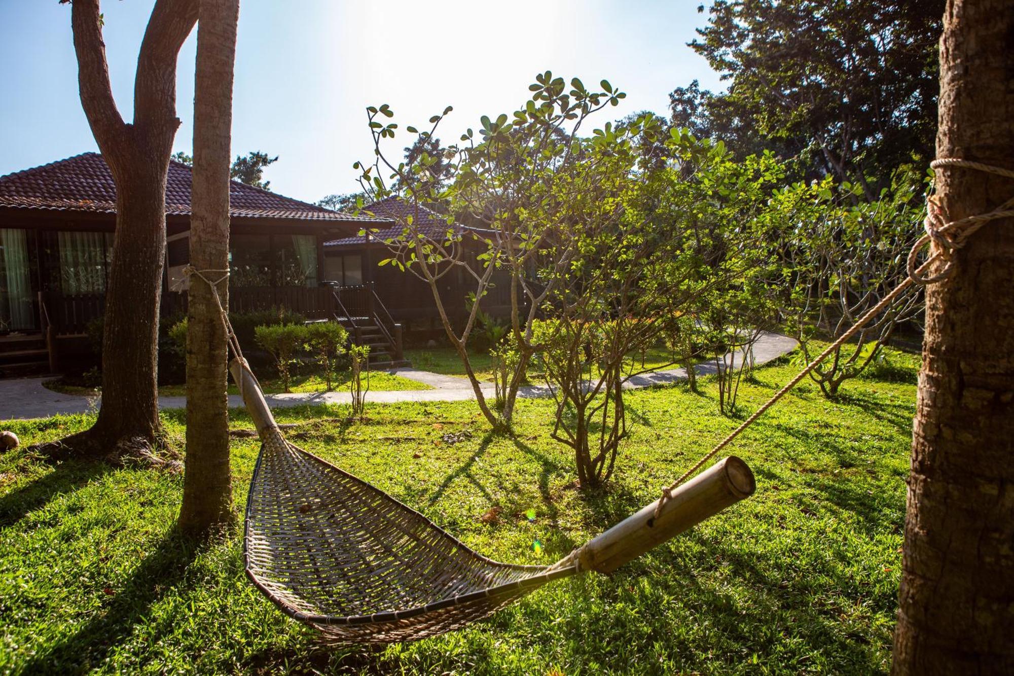 Ban Raya Resort And Spa Koh Racha Yai Exterior photo