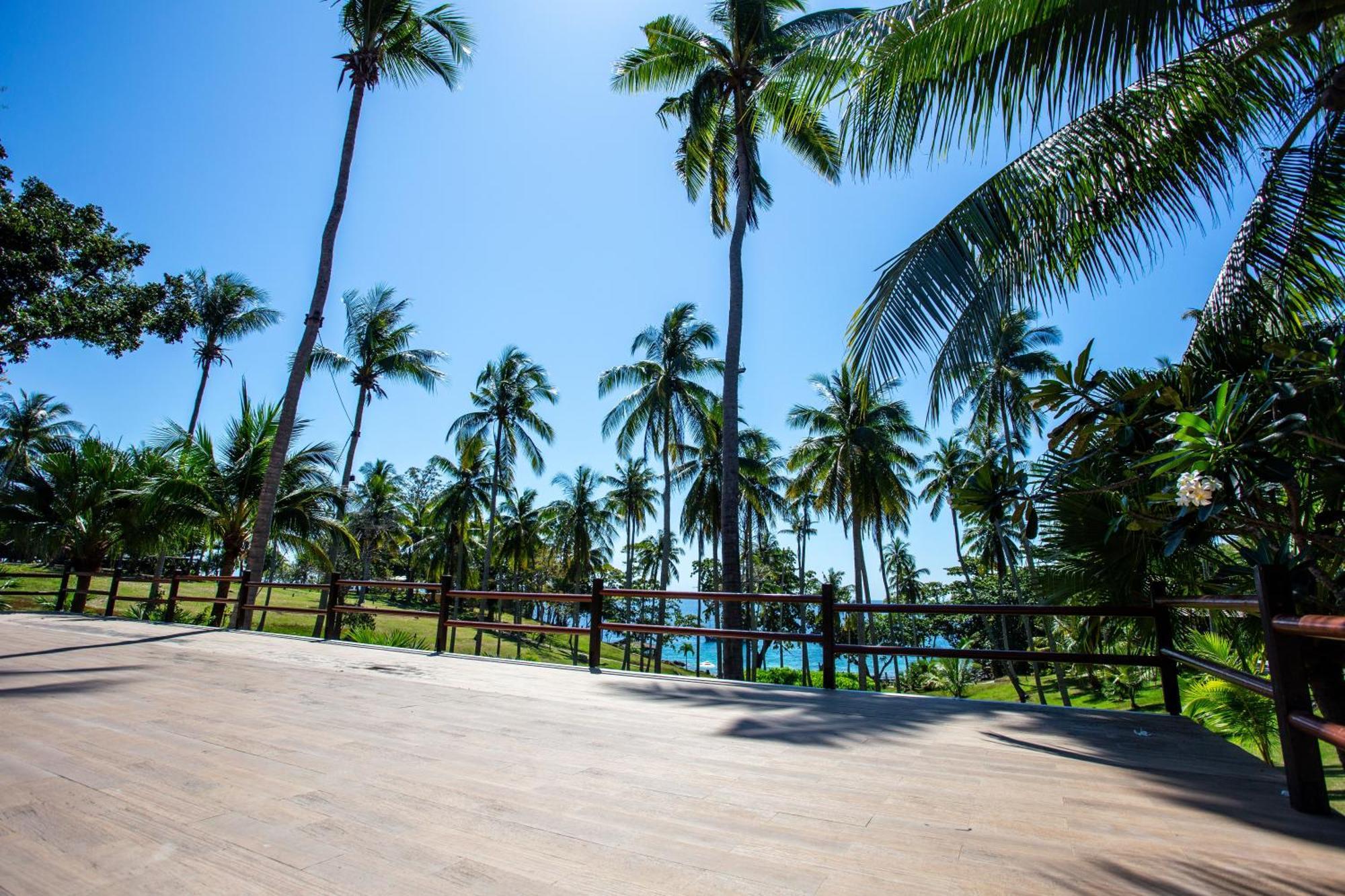 Ban Raya Resort And Spa Koh Racha Yai Exterior photo